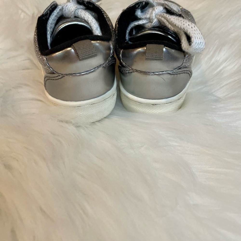 Gap - Platinum Sparkle Sneakers - Toddler Size 6 - Picture 4 of 6